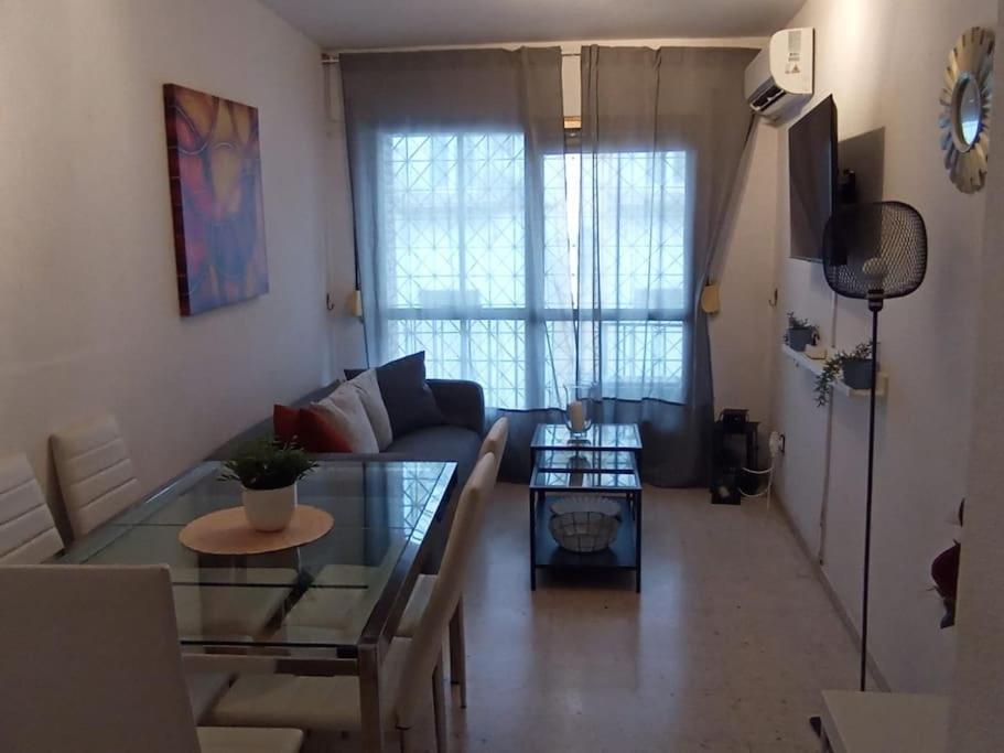 Apartamento Plaza Toros Sevilla Bagian luar foto